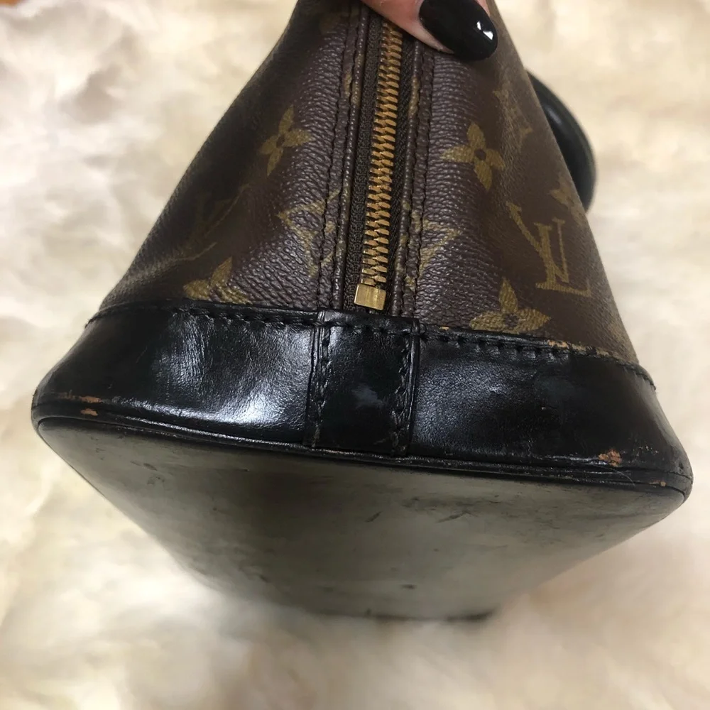 Authentic Louis Vuitton Alma PM purse - Picture 10 of 16